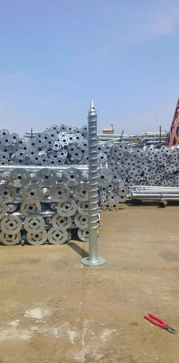 绞龙桩 - 螺旋钻地桩用于地基加固